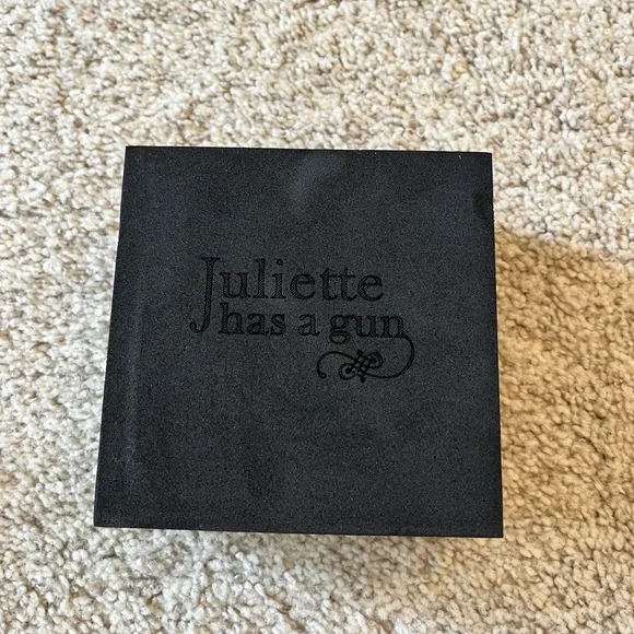 Juliette Has a Gun Not a Perfume - Picture 4 of 7